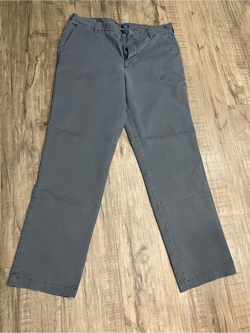 IZOD Men’s Gray Straight Fit Pants – Size 34x32